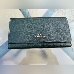 LIKE NEW! Coach Forest Green Long Tri-Fold Wallet